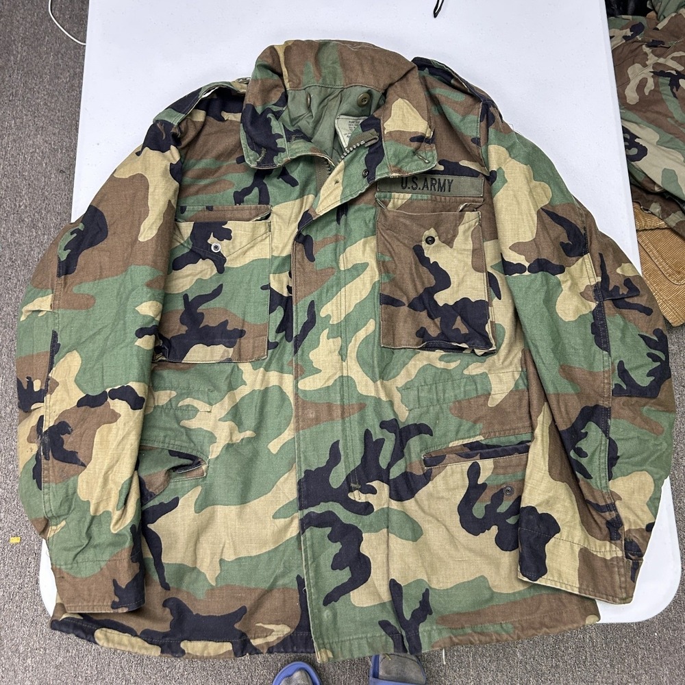 US Army Field Jacket Mens Medium short Green Camo M-65 Woodland Military Coat